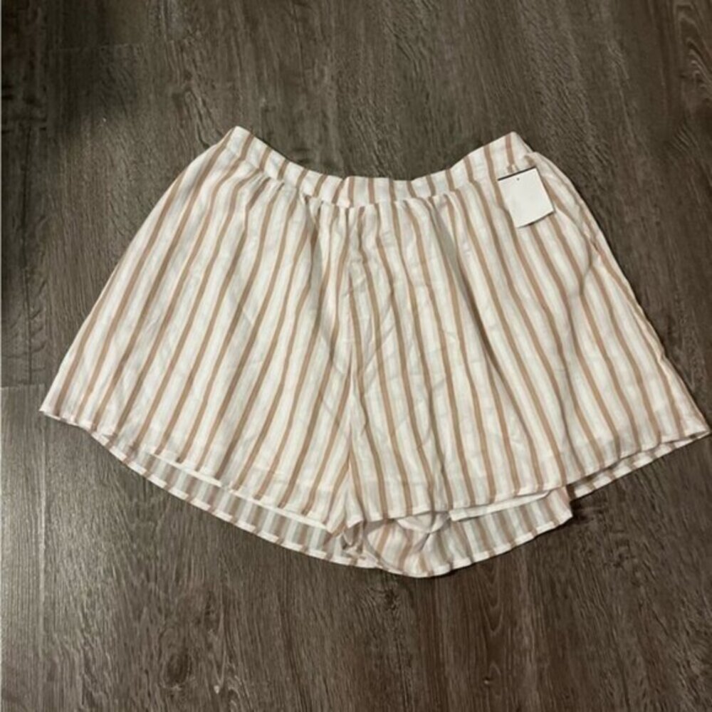 Forever 21 High Waist Tan and White Striped Shorts 2X